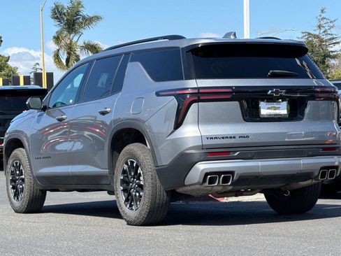 Used 2025 Chevrolet Traverse Z71 AWD/4WD image 7