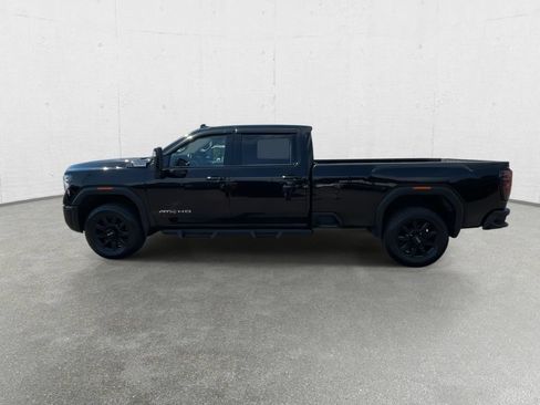Used 2024 GMC Sierra 2500 AT4 w/ Technology Package AWD/4WD image 3