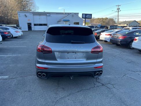Used 2016 Porsche Cayenne S w/ Premium Package image 8