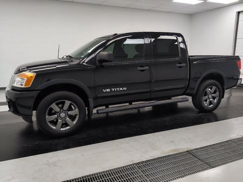 Used 2015 Nissan Titan SV w/ SV Value Truck Package AWD/4WD image 2