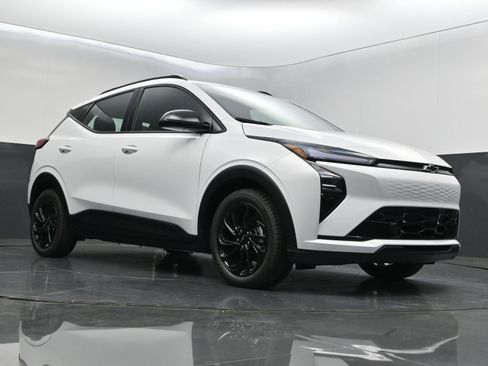 New 2027 Chevrolet Bolt RS FWD image 35