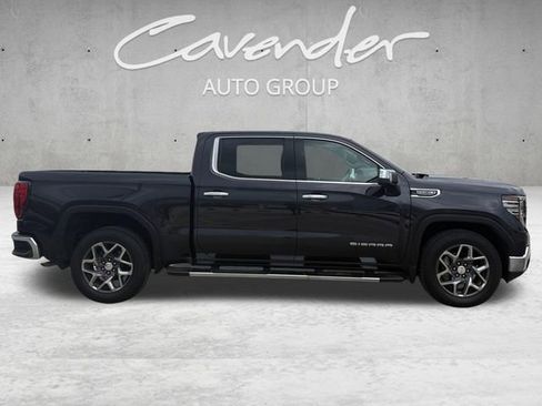 Used 2022 GMC Sierra 1500 SLT w/ SLT Convenience Package image 17