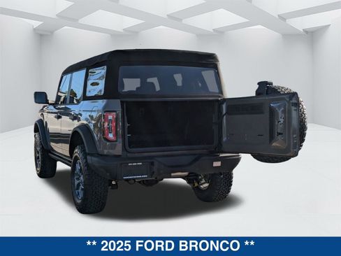 New 2025 Ford Bronco Badlands image 14