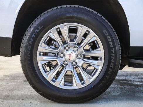 Used 2025 GMC Yukon XL Denali image 12