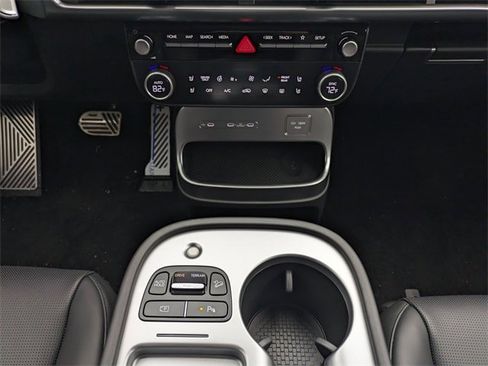 New 2026 Hyundai Ioniq 9 Calligraphy image 18