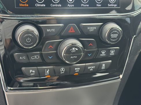 Used 2022 Jeep Grand Cherokee Laredo X AWD/4WD image 20