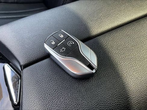 Used 2023 Maserati Levante Modena AWD/4WD image 35