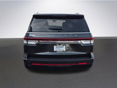Used 2023 Lincoln Navigator Reserve AWD/4WD image 6