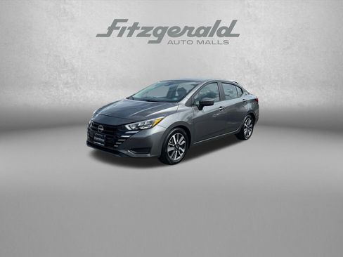 Used 2025 Nissan Versa SV FWD image 3