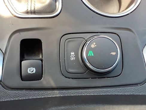 Used 2019 Chevrolet Traverse LT FWD image 20