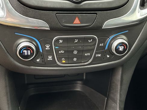 Used 2019 Chevrolet Equinox LT image 20