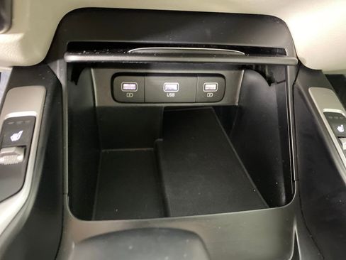 Certified 2022 Kia Sorento S w/ Panoramic Sunroof Package image 23