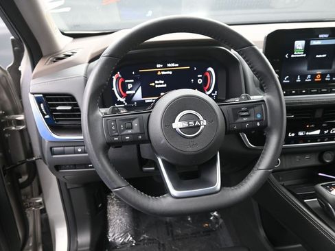 Used 2023 Nissan Rogue Platinum w/ Platinum Premium Package FWD image 14