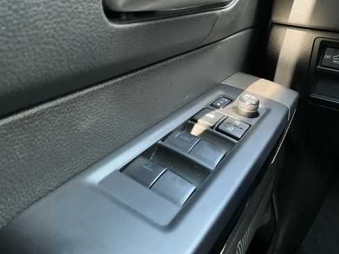 Used 2024 Toyota Tundra Limited AWD/4WD image 19
