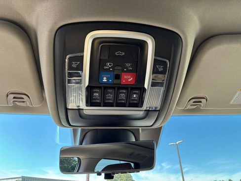 Used 2023 RAM 1500 Limited AWD/4WD image 15