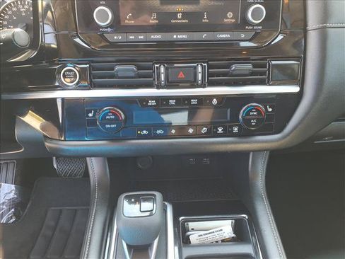 Used 2024 Nissan Pathfinder SV AWD/4WD image 28
