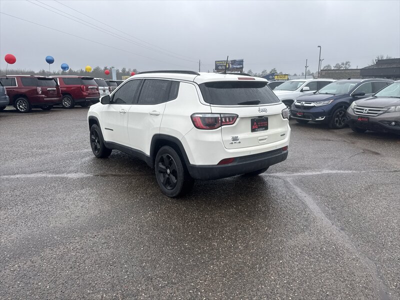 Used 2018 Jeep Compass Latitude w/ Popular Equipment Group AWD/4WD image 4