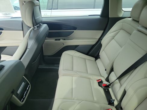 Certified 2025 Lincoln Nautilus Premier AWD/4WD image 7