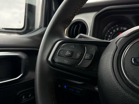 Used 2024 Jeep Wrangler Unlimited image 9