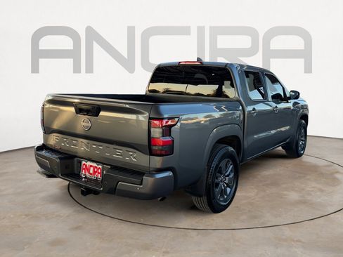 Used 2025 Nissan Frontier SV image 12