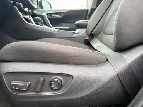 Used 2025 Toyota RAV4 XLE image 10