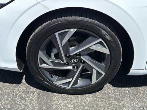 Used 2025 Hyundai Elantra SEL FWD image 10