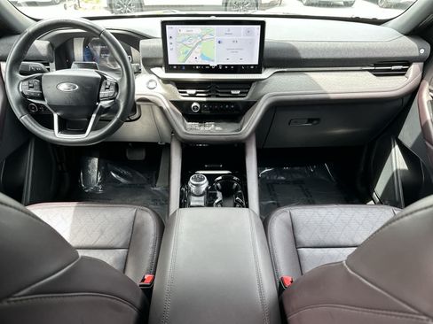 Used 2025 Ford Explorer Platinum RWD image 20