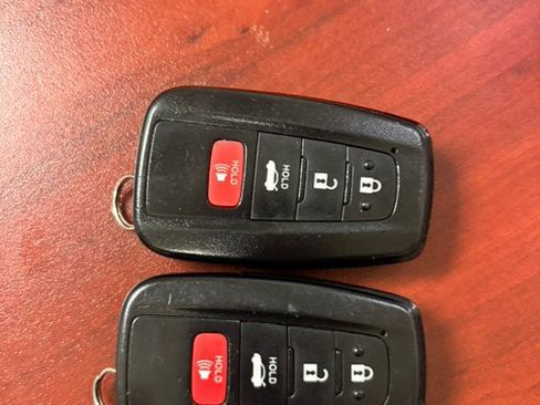 Used 2021 Toyota Camry LE FWD image 41
