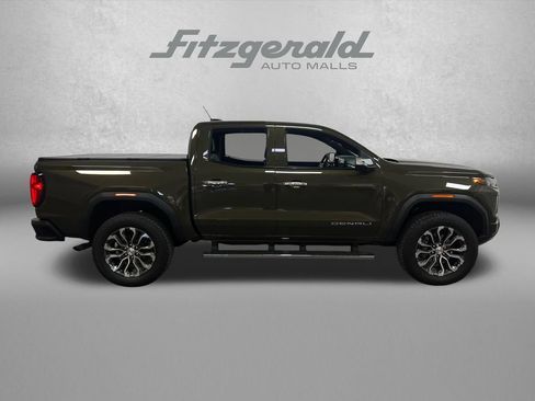 Used 2025 GMC Canyon Denali AWD/4WD image 6