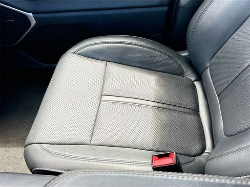 Used 2023 Jeep Wagoneer L Series II image 14