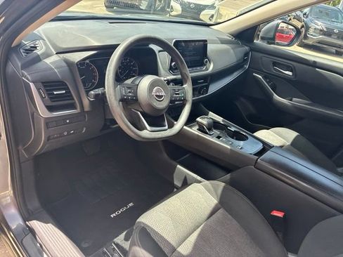 Used 2024 Nissan Rogue SV FWD image 18