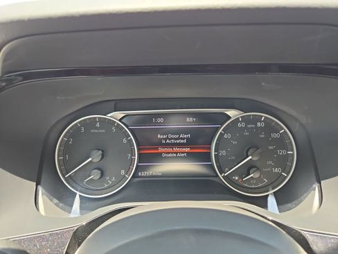 Used 2023 Nissan Pathfinder SL w/ SL Premium Package FWD image 32