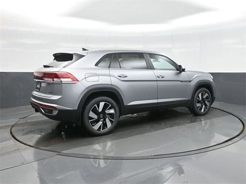 New 2026 Volkswagen Atlas Cross Sport SE image 7