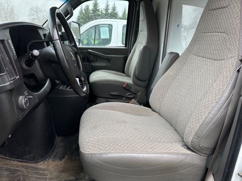 Used 2022 Chevrolet Express 3500 w/ Driver Convenience Package image 13