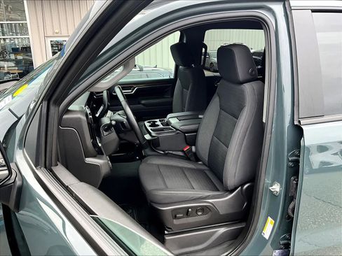 Used 2025 Chevrolet Silverado 1500 LT image 10