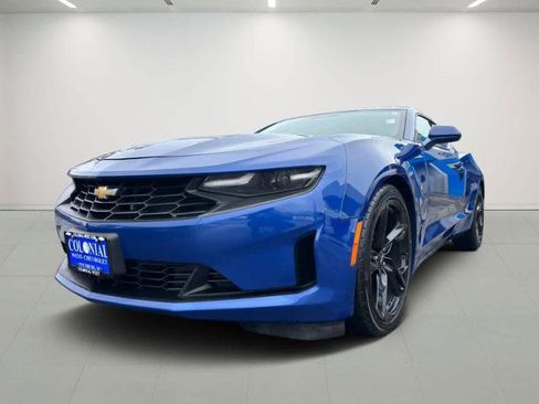 Used 2020 Chevrolet Camaro LT image 2