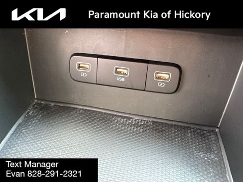 Used 2024 Kia Carnival LX FWD image 30