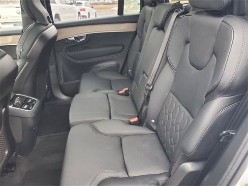 Used 2025 Volvo XC90 B6 Plus image 33