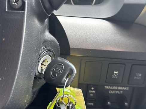 Used 2017 Toyota Tundra SR5 w/ TRD Off Road Package AWD/4WD image 27