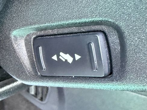 Used 2016 Ford Explorer Limited image 32