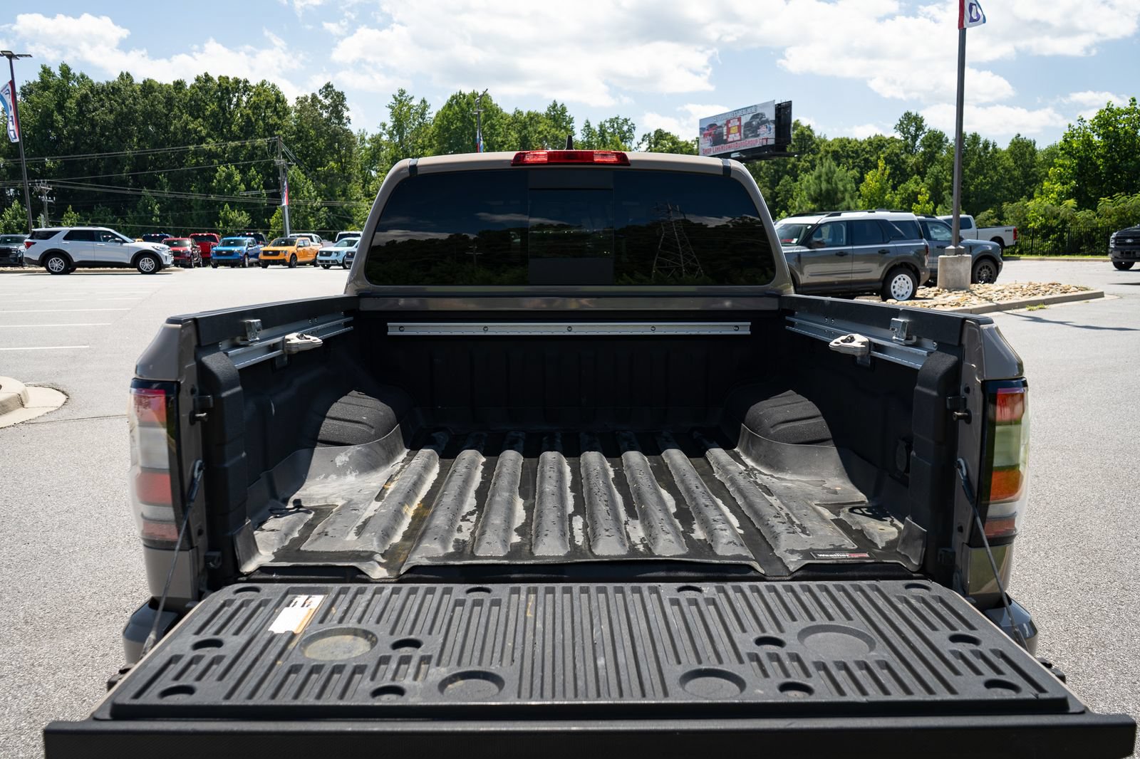 Used 2023 Nissan Frontier PRO-4X w/ Pro Convenience Package AWD/4WD image 9