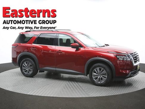 Used 2025 Nissan Pathfinder SV FWD image 47