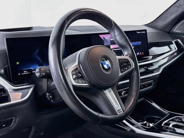 Used 2026 BMW X7 xDrive40i w/ M Sport Package AWD/4WD image 11