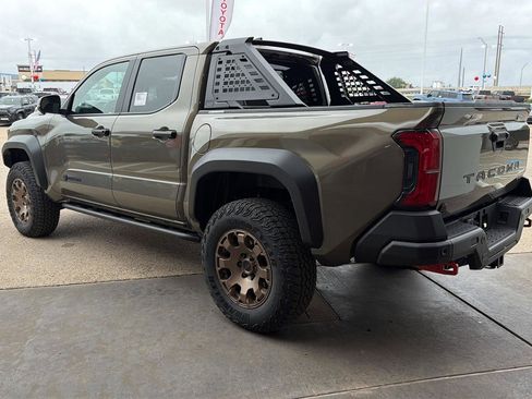 New 2026 Toyota Tacoma 4x4 Double Cab Hybrid image 4