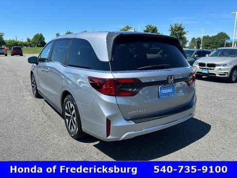 Used 2026 Honda Odyssey Touring image 3