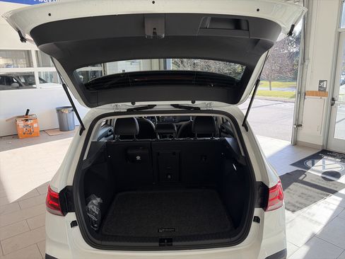 Used 2024 Volkswagen Taos SE w/ Panoramic Sunroof Package image 31