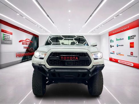 Used 2019 Toyota Tacoma TRD Sport AWD/4WD image 2