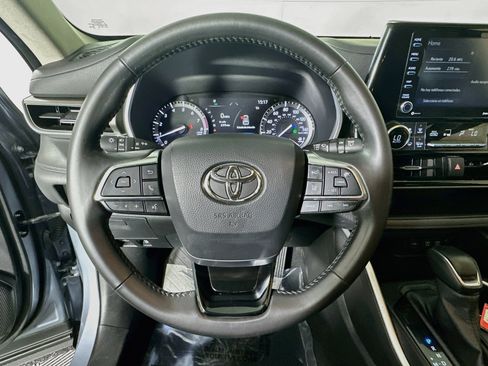 Used 2020 Toyota Highlander XLE FWD image 15