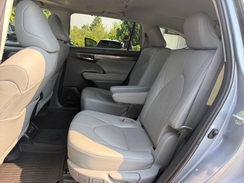 Used 2022 Toyota Highlander Limited AWD/4WD image 22