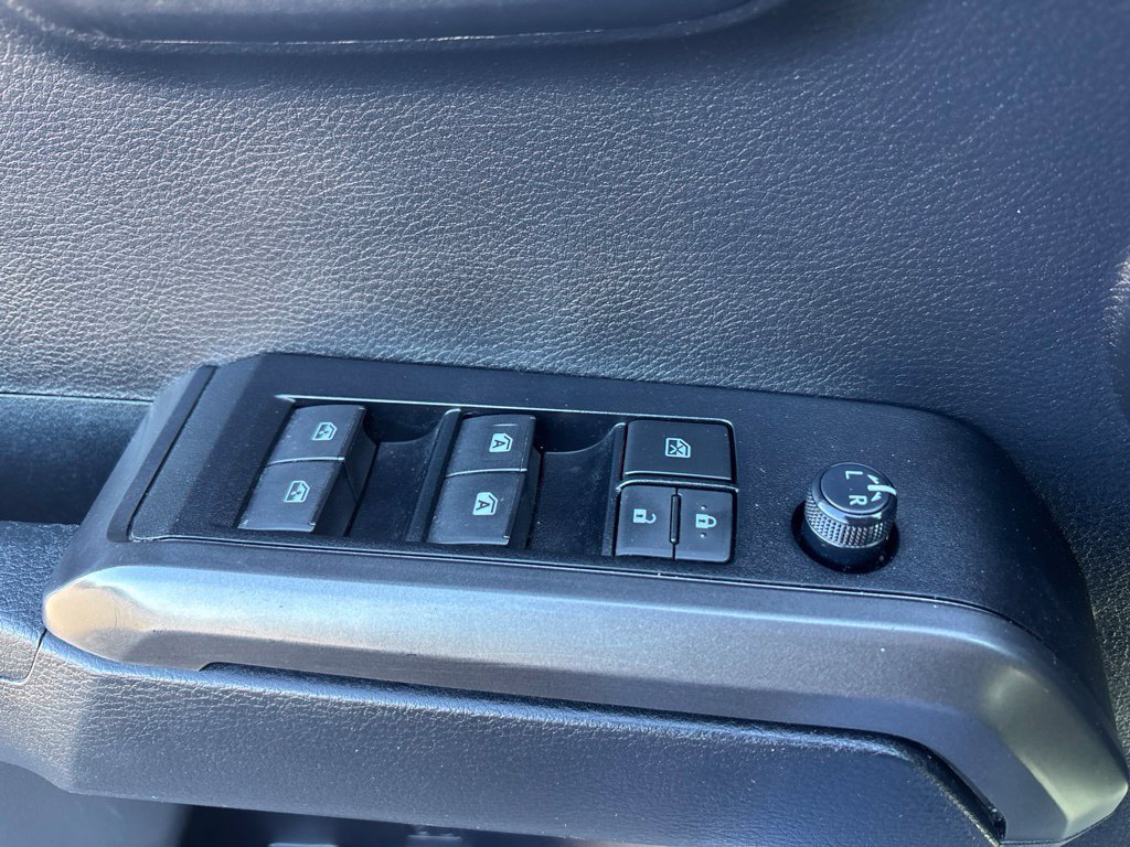 Used 2020 Toyota Tacoma TRD Off-Road AWD/4WD image 30